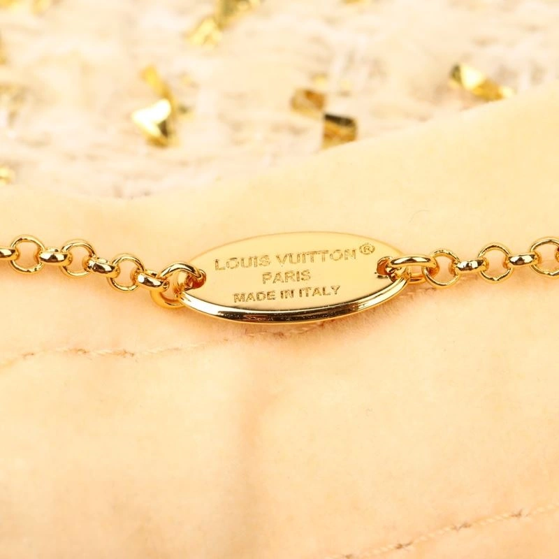Supportive Louis Vuitton Bracelets 251560