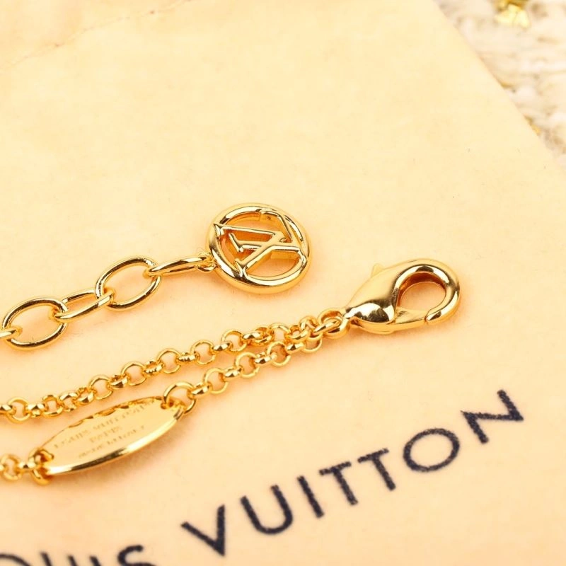 Supportive Louis Vuitton Bracelets 251560