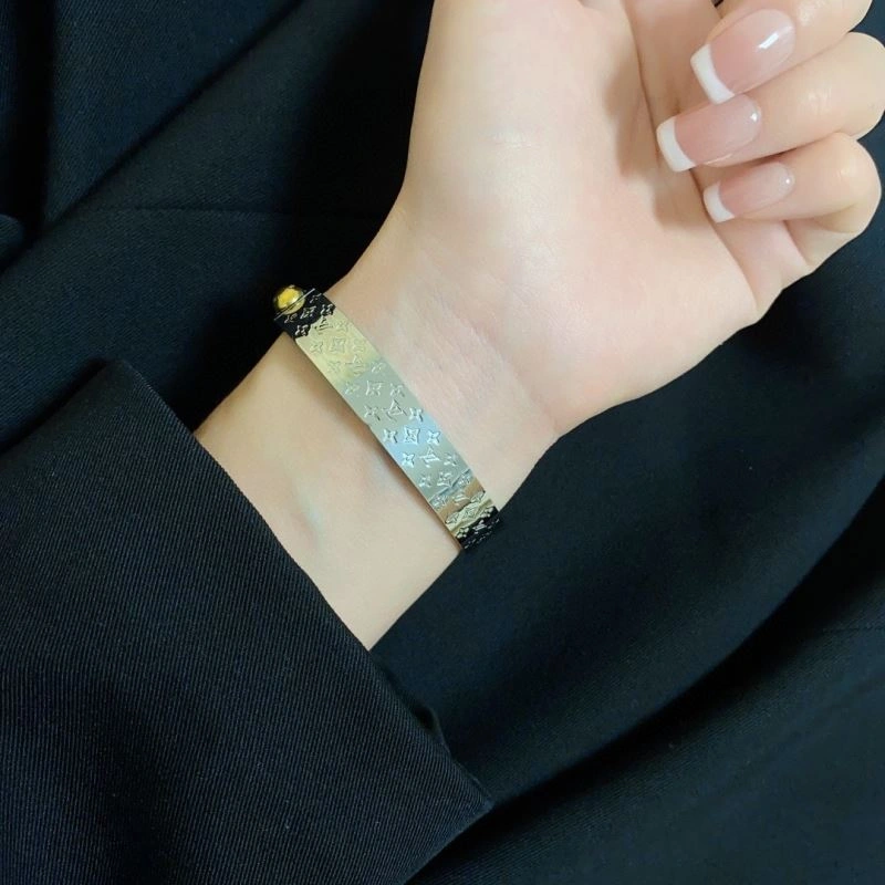 Comfortable Louis Vuitton Bracelets 251579