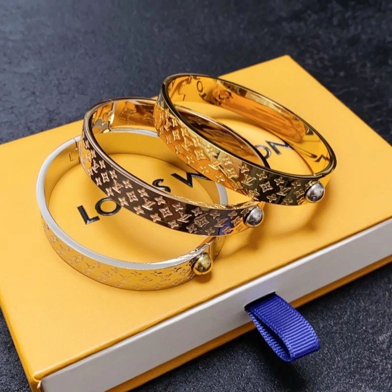 Comfortable Louis Vuitton Bracelets 251579