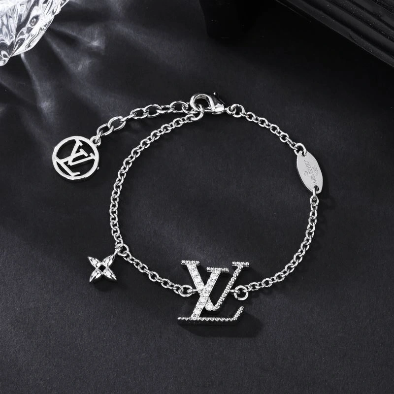 Louis Vuitton Bracelets Effortless 251564