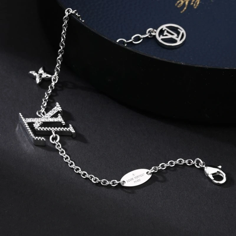 Louis Vuitton Bracelets Effortless 251564