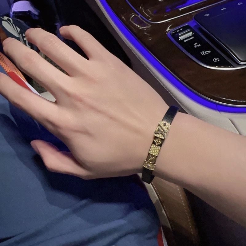 Efficient Louis Vuitton Bracelets 251585
