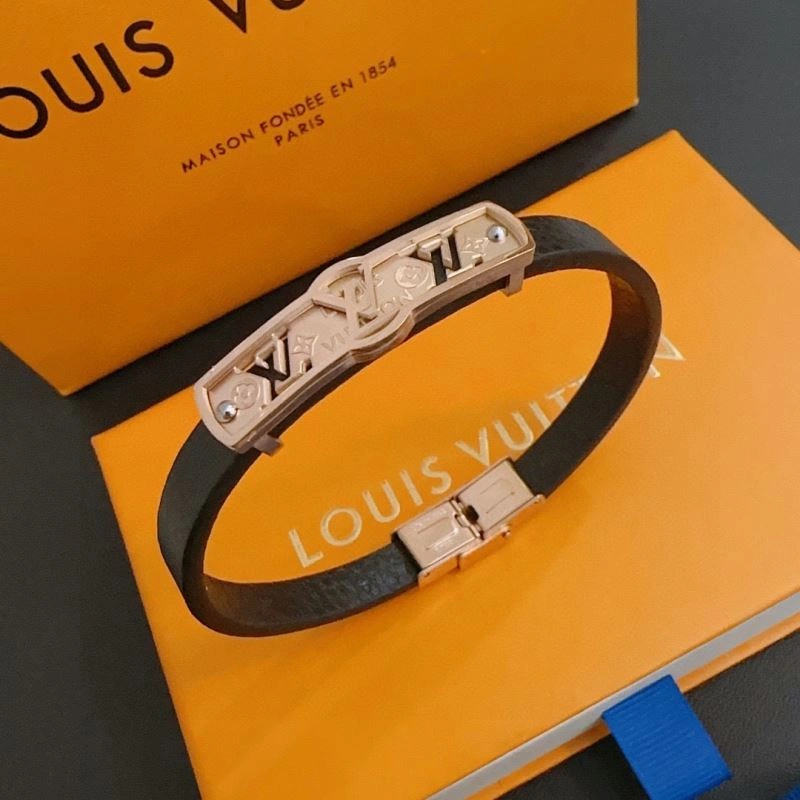 Attractive Louis Vuitton Bracelets 251584