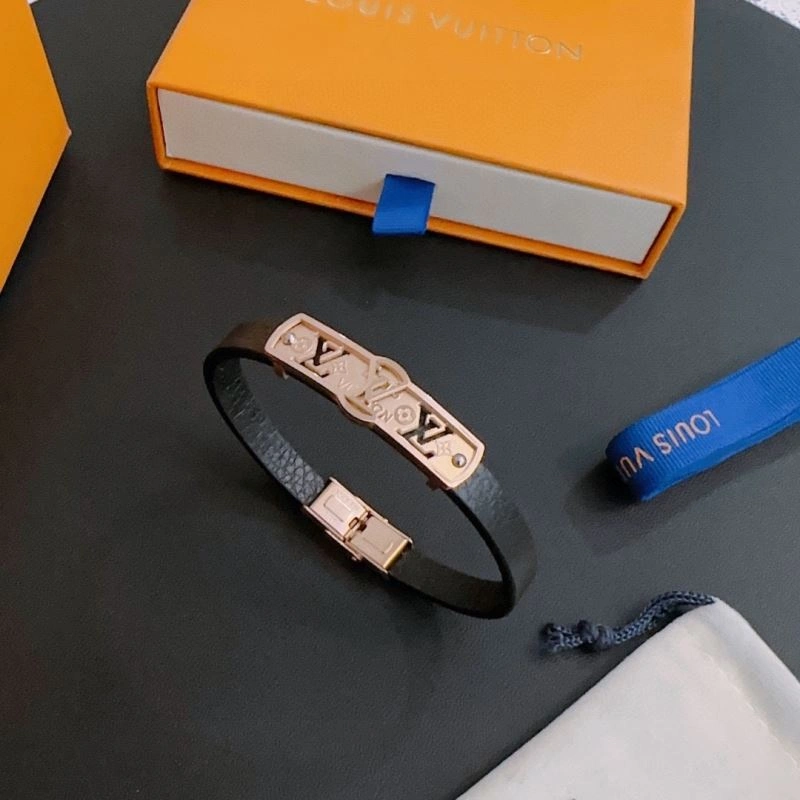 Attractive Louis Vuitton Bracelets 251584