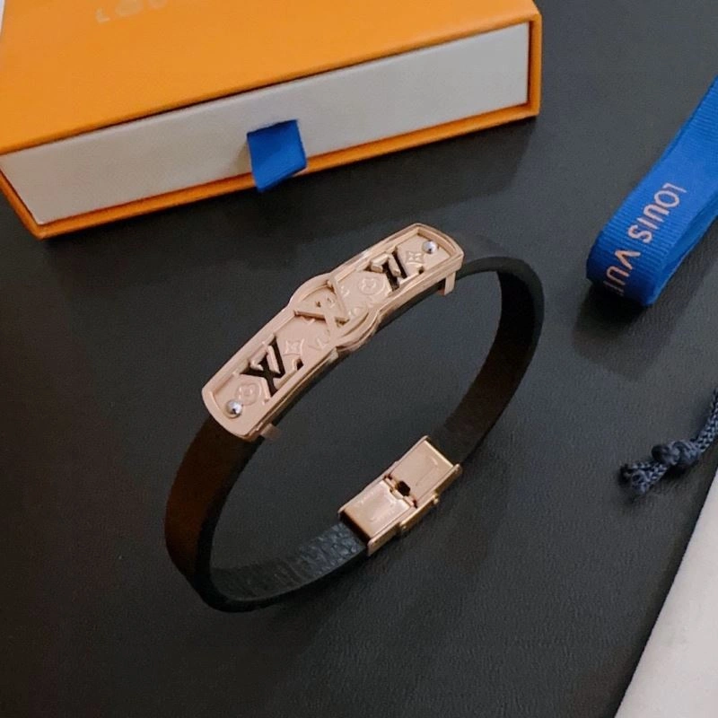 Attractive Louis Vuitton Bracelets 251584