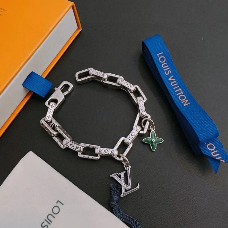 Lightweight Louis Vuitton Bracelets 251574
