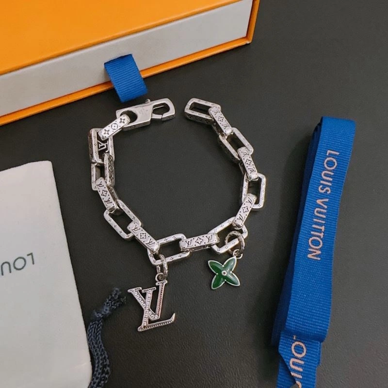 Lightweight Louis Vuitton Bracelets 251574