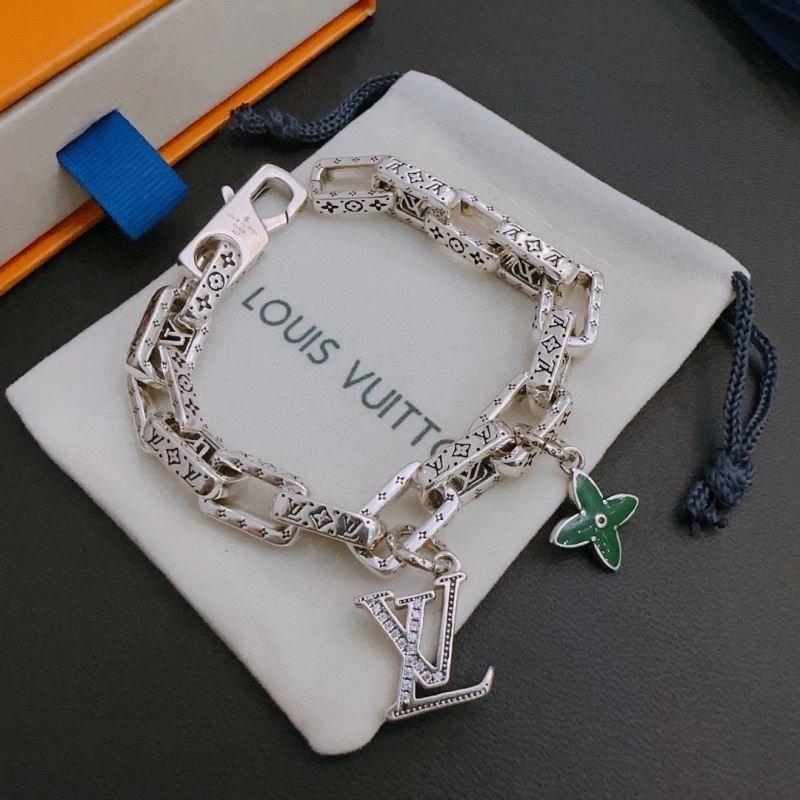 Lightweight Louis Vuitton Bracelets 251574
