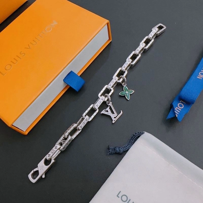 Lightweight Louis Vuitton Bracelets 251574