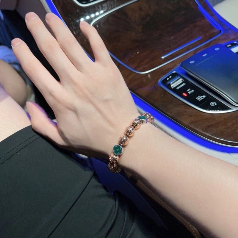 Louis Vuitton Bracelets Functional 251555