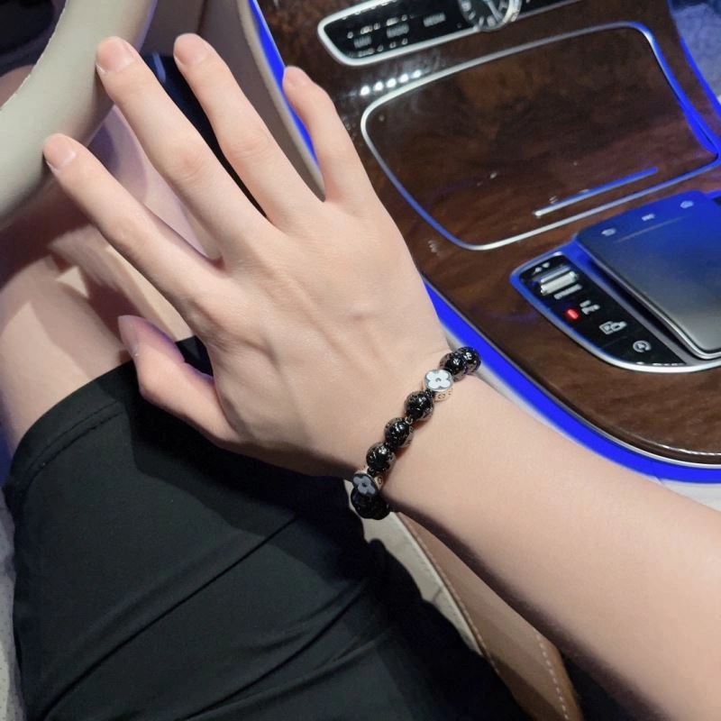 Louis Vuitton Bracelets Chic 251568