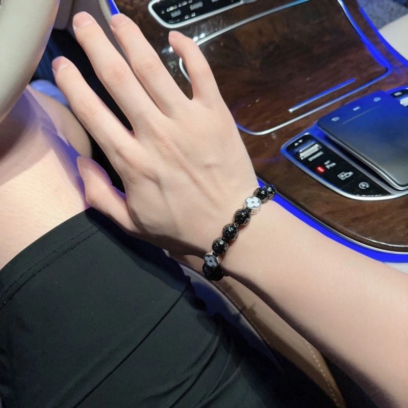 Louis Vuitton Bracelets Chic 251568