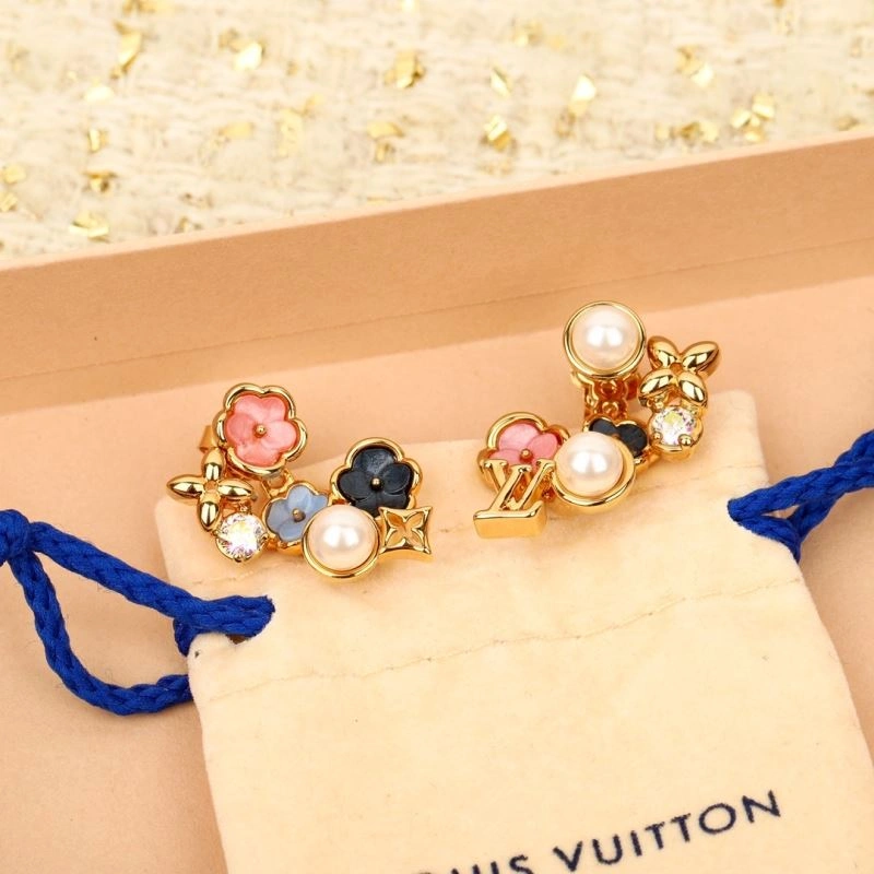 Supportive Louis Vuitton Bracelets 251572