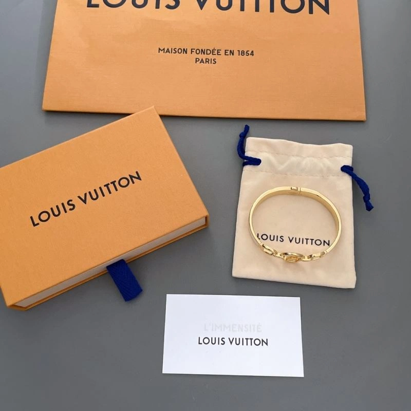 Louis Vuitton Bracelets Neat 251571