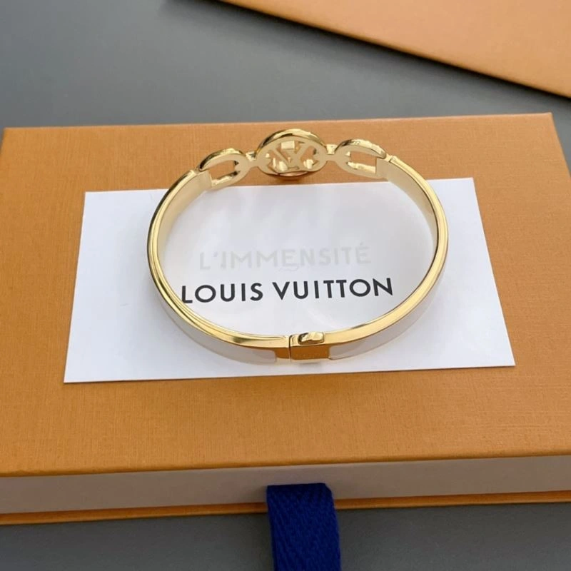 Louis Vuitton Bracelets Neat 251571
