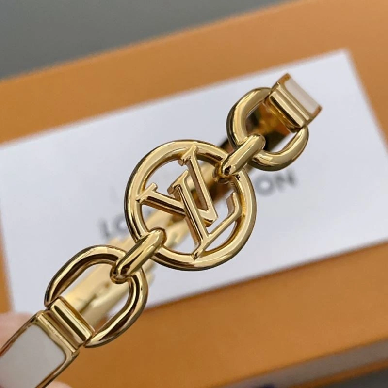 Louis Vuitton Bracelets Neat 251571