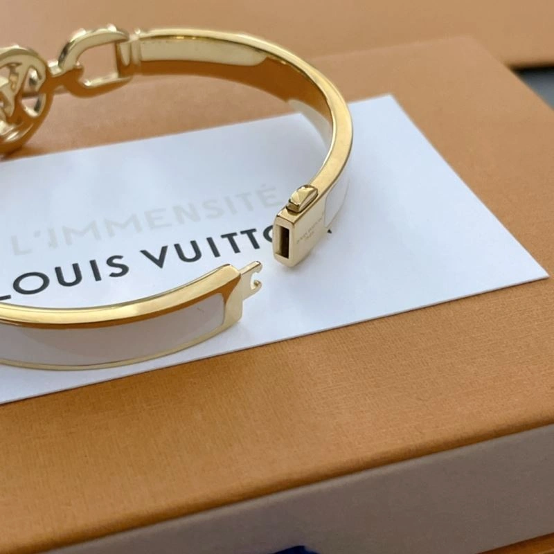 Louis Vuitton Bracelets Neat 251571