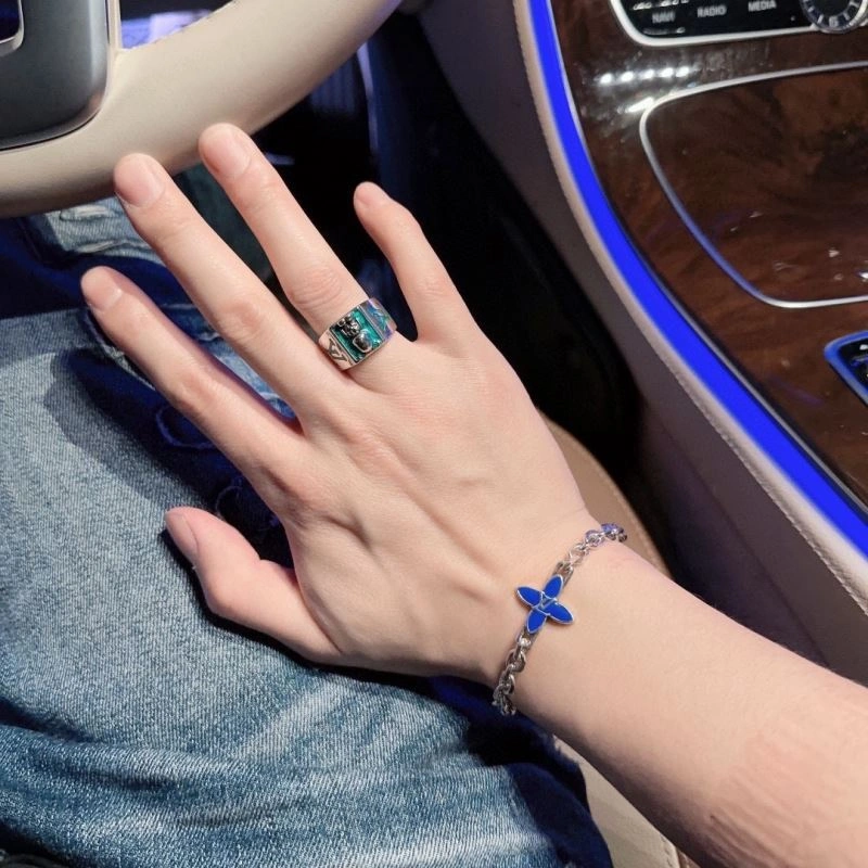 Unique Louis Vuitton Bracelets 251565