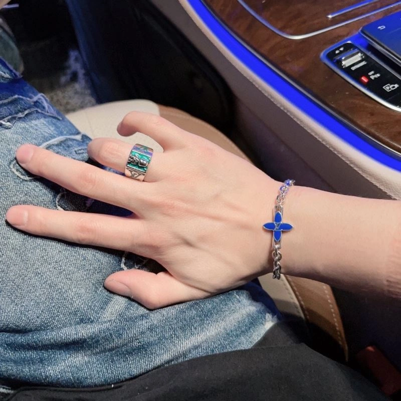 Unique Louis Vuitton Bracelets 251565