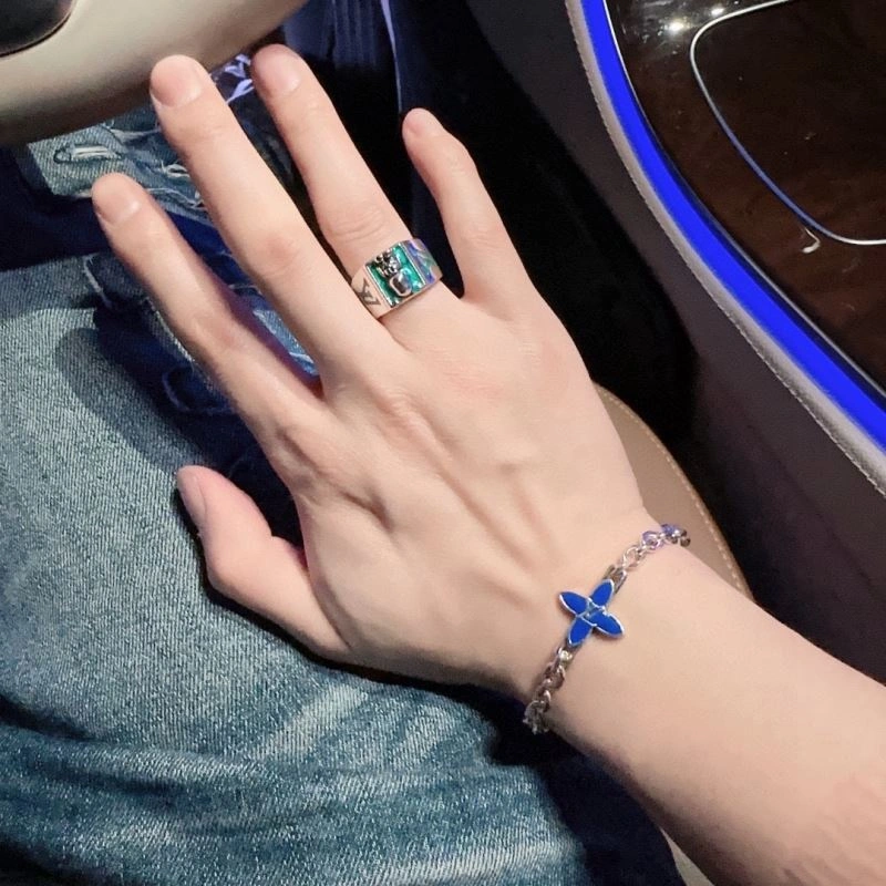 Unique Louis Vuitton Bracelets 251565
