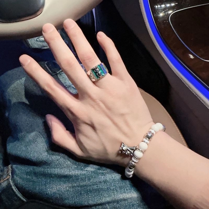 Louis Vuitton Bracelets Chic 251562