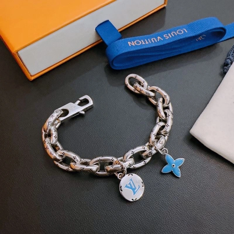 Chic Louis Vuitton Bracelets 251576