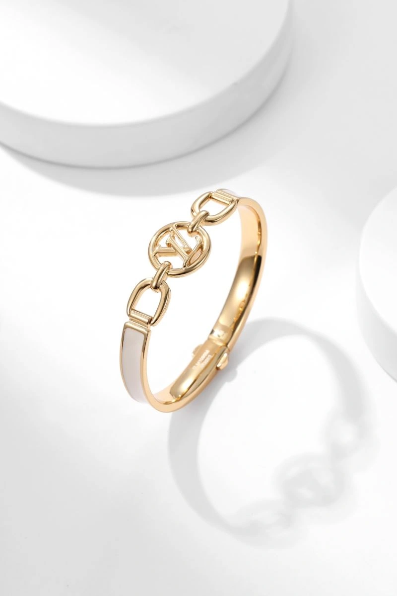 Sporty Louis Vuitton Bracelets 251552