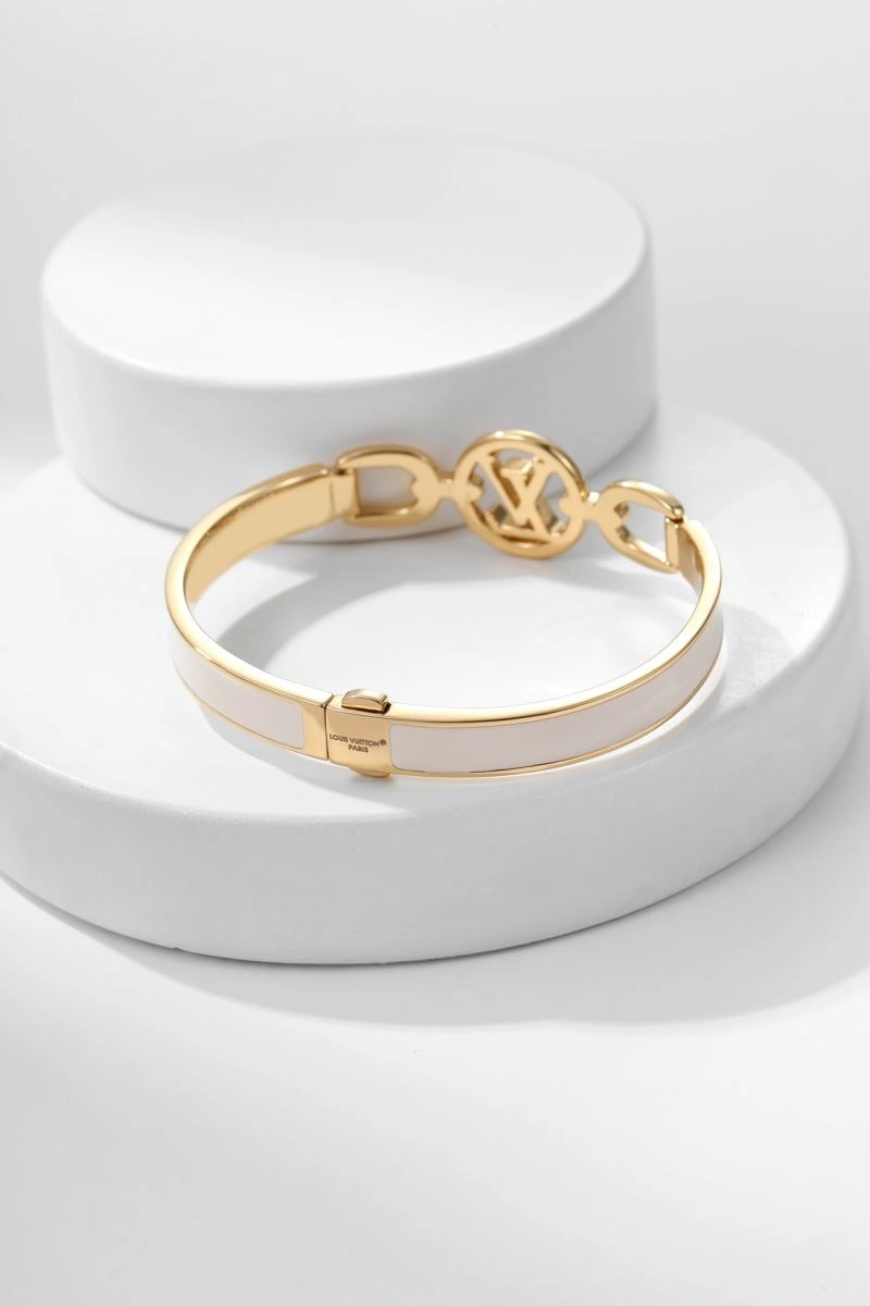 Sporty Louis Vuitton Bracelets 251552