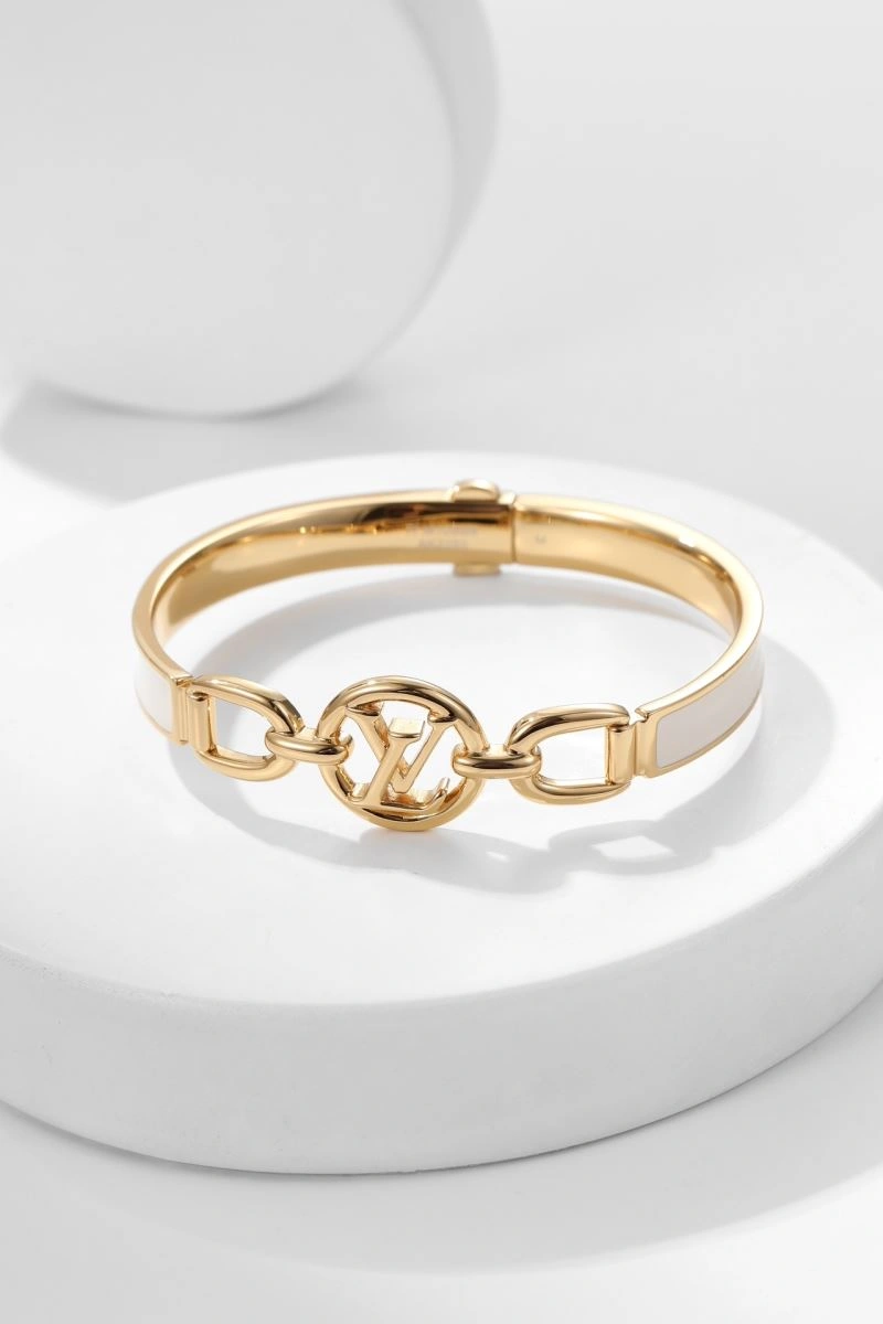 Sporty Louis Vuitton Bracelets 251552