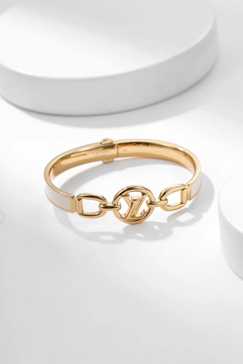 Sporty Louis Vuitton Bracelets 251552