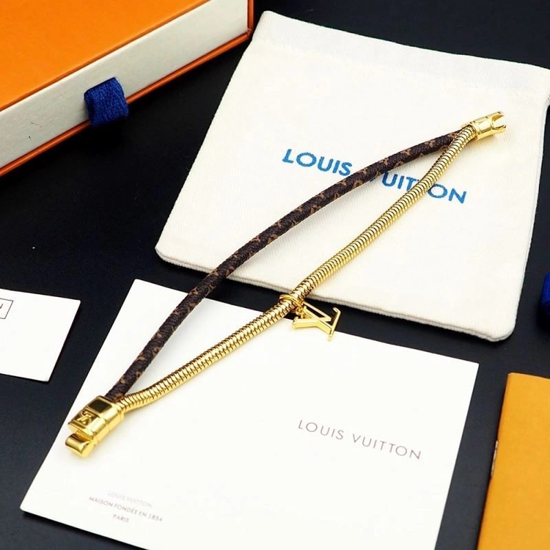 Louis Vuitton Bracelets Attractive 251187