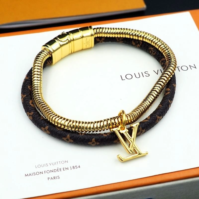 Louis Vuitton Bracelets Attractive 251187