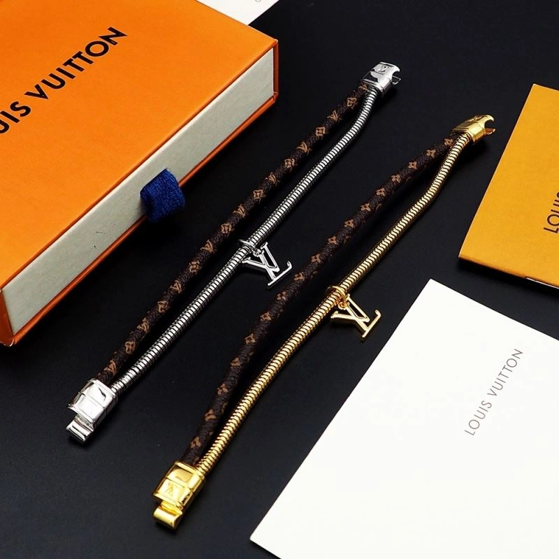 Louis Vuitton Bracelets Attractive 251187