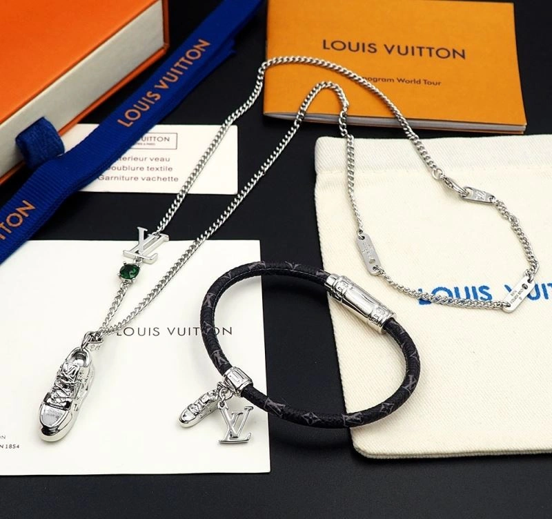 Louis Vuitton Bracelets Lightweight 251185