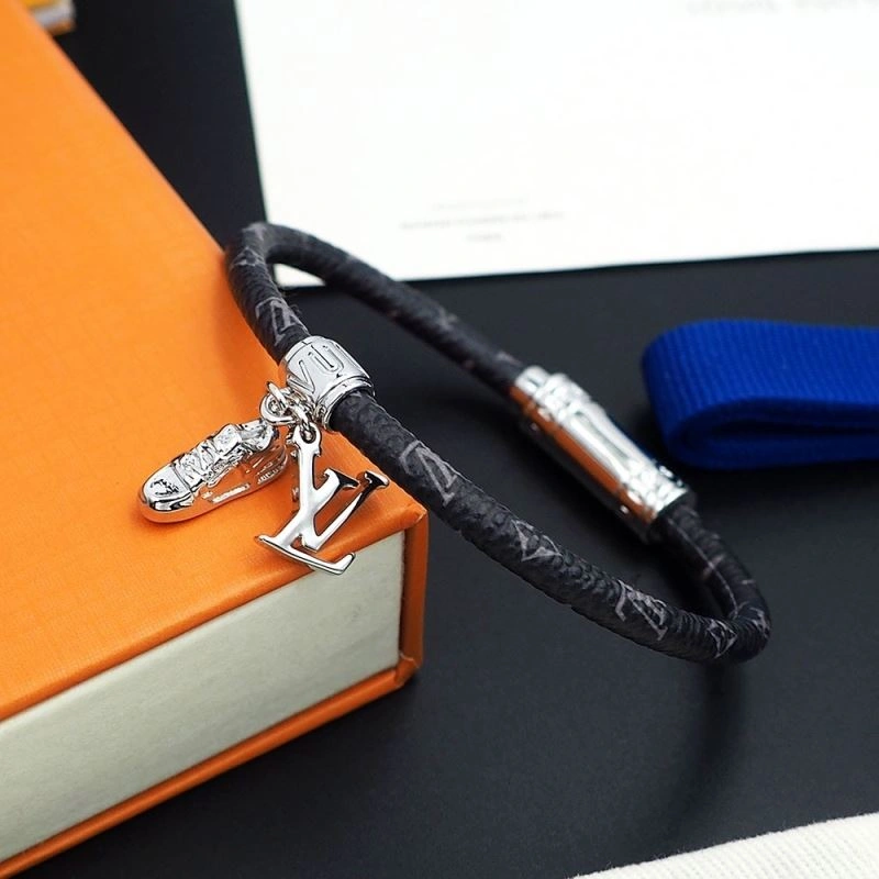 Louis Vuitton Bracelets Lightweight 251185