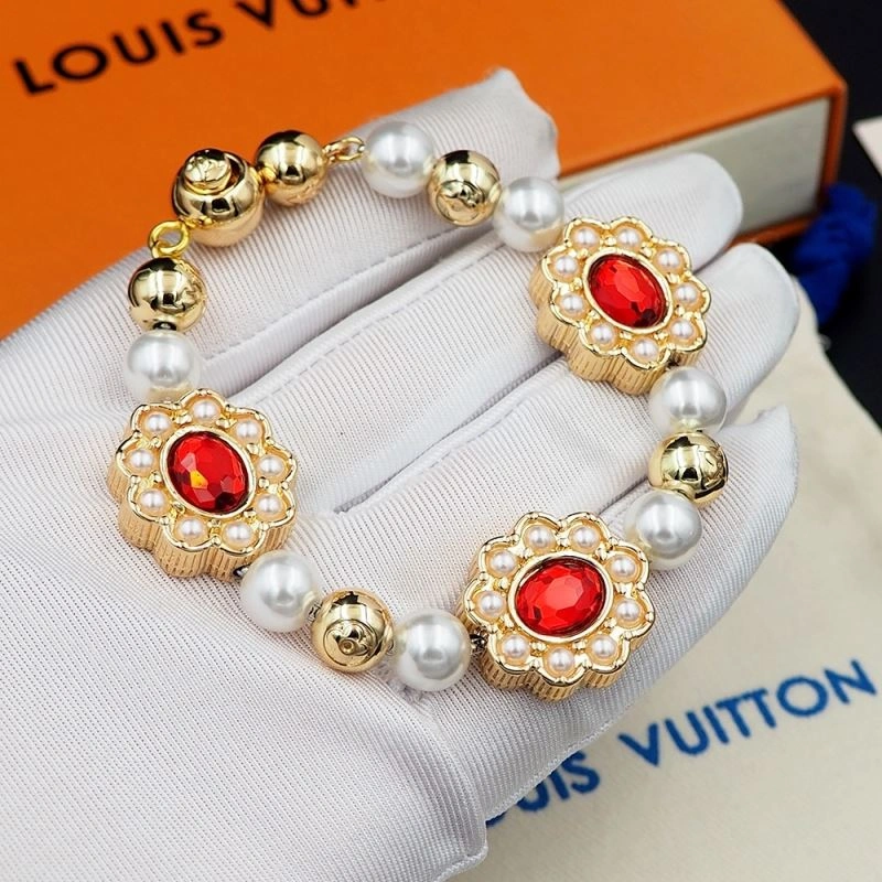 Louis Vuitton Bracelets Trendsetting 251162