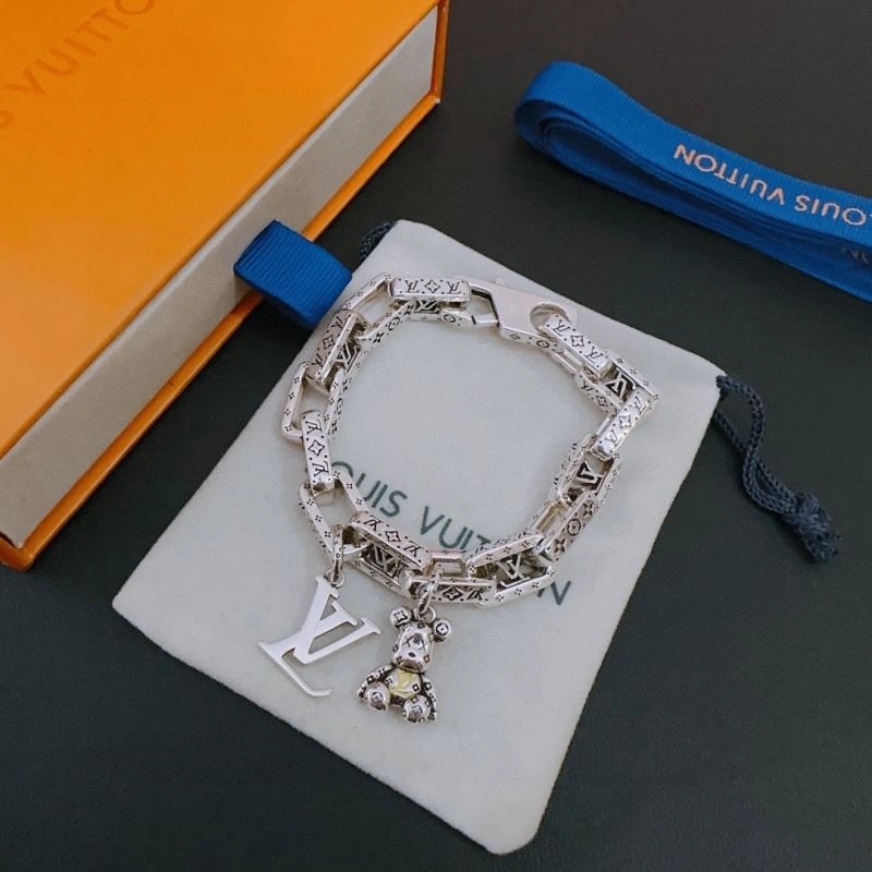 Louis Vuitton Bracelets Stretchable 251159