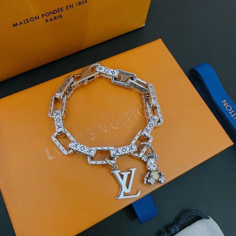 Louis Vuitton Bracelets Stretchable 251159