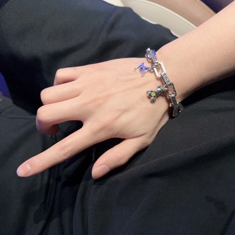 Louis Vuitton Bracelets Stretchable 251159