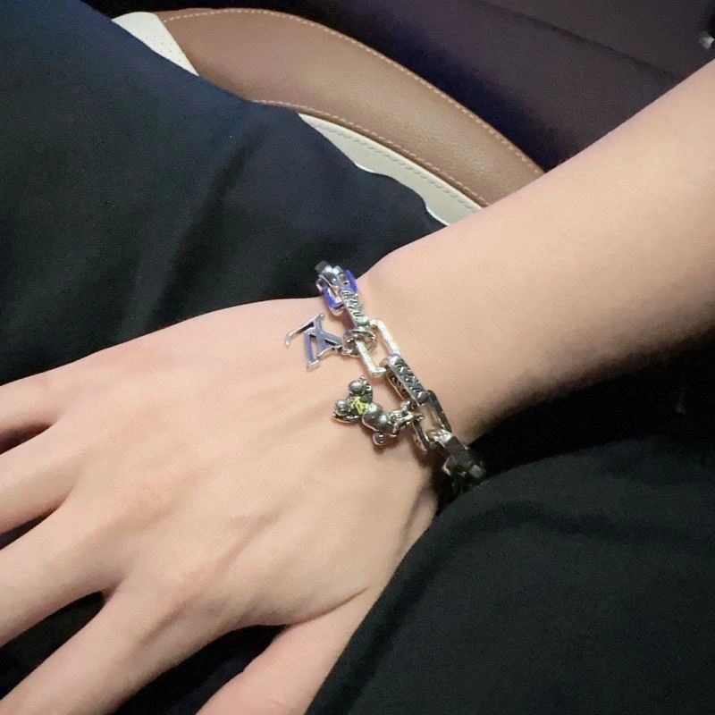 Louis Vuitton Bracelets Stretchable 251159
