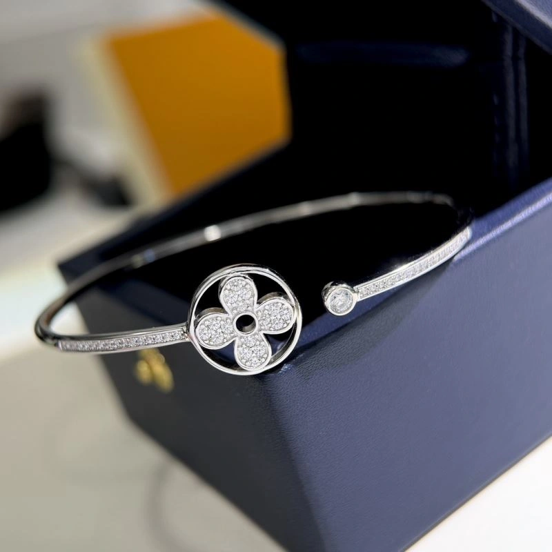 UrbanStyle Louis Vuitton Bracelets 251176