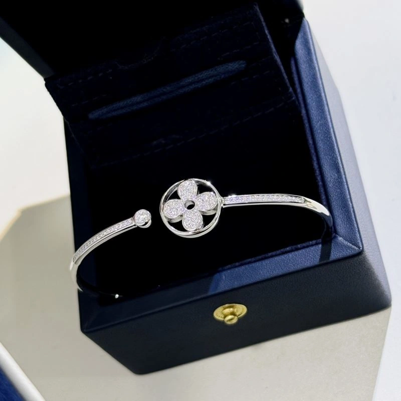 UrbanStyle Louis Vuitton Bracelets 251176