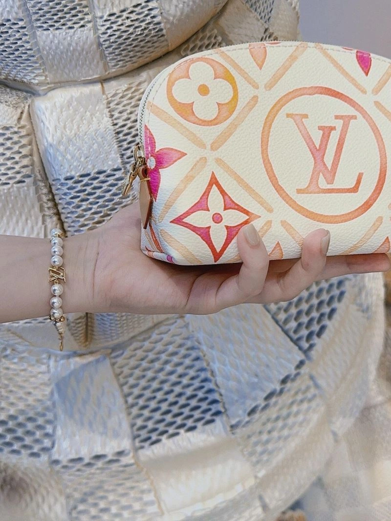 Louis Vuitton Bracelets Durable 251167