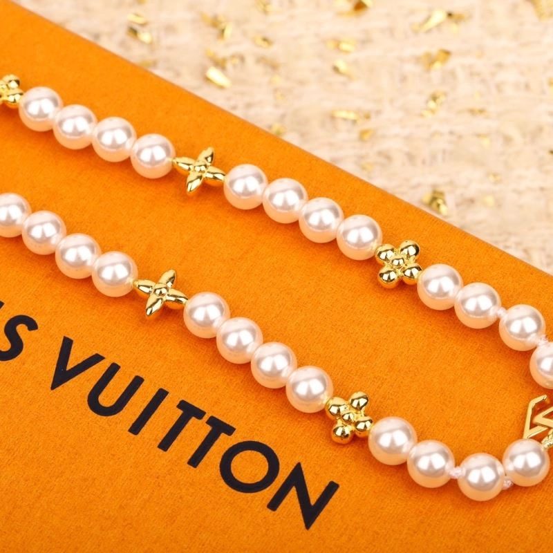 Louis Vuitton Bracelets TechFriendly 251172