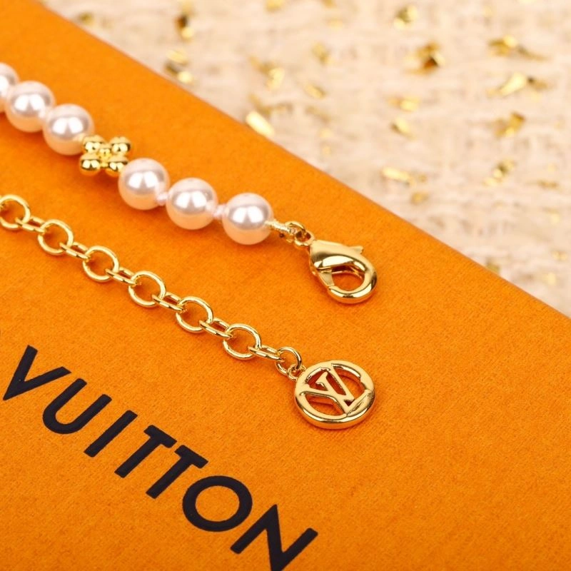 Louis Vuitton Bracelets TechFriendly 251172