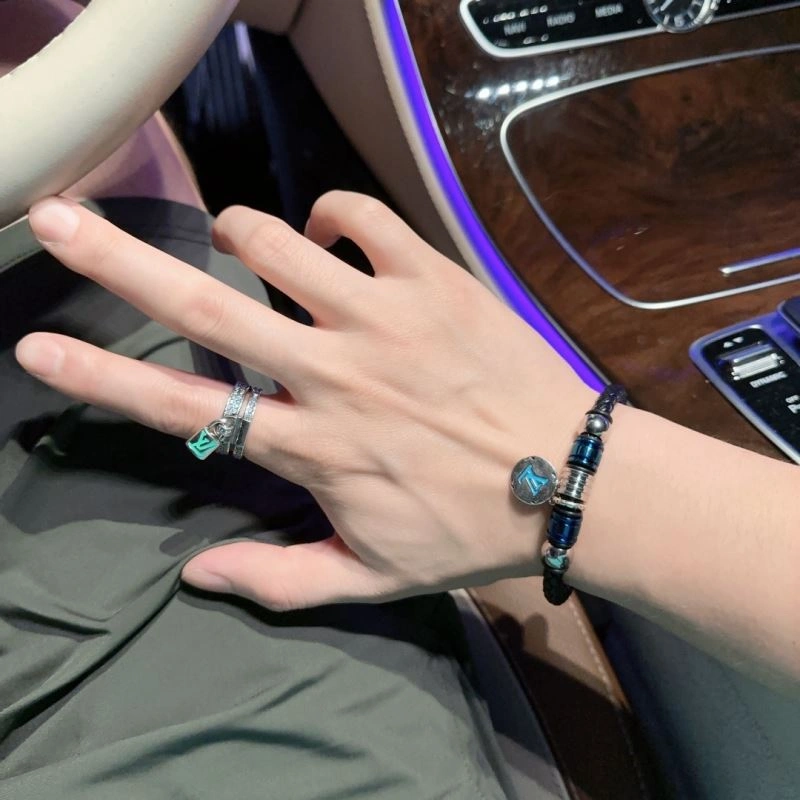 Louis Vuitton Bracelets TopPick 251152