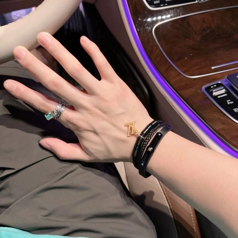 Louis Vuitton Bracelets Lightweight 251163