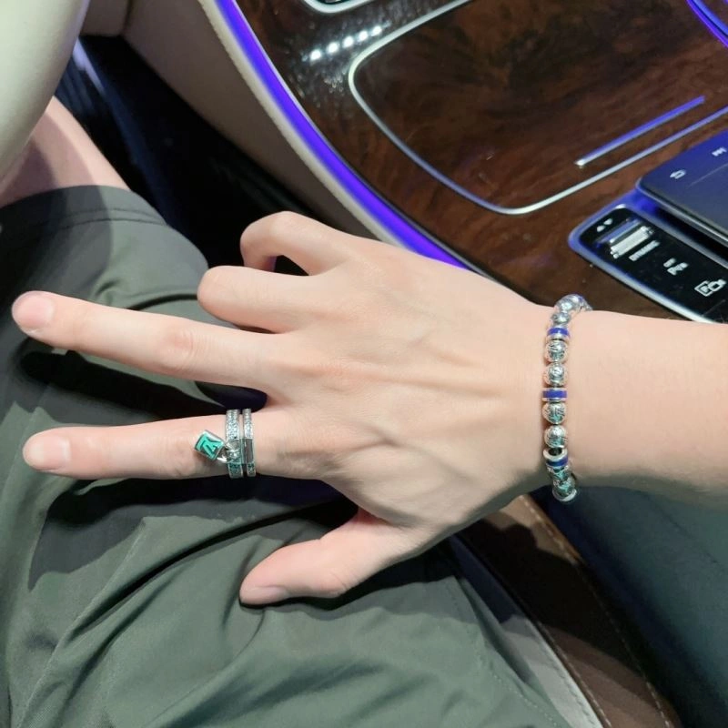 RelaxedFit Louis Vuitton Bracelets 251149