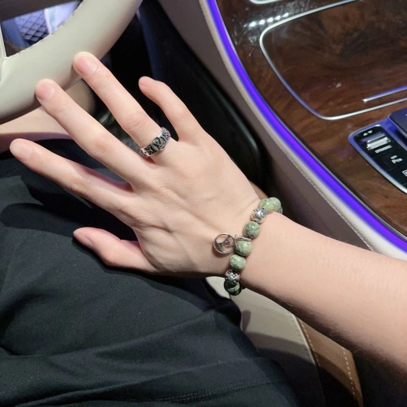 Louis Vuitton Bracelets Modern 251146